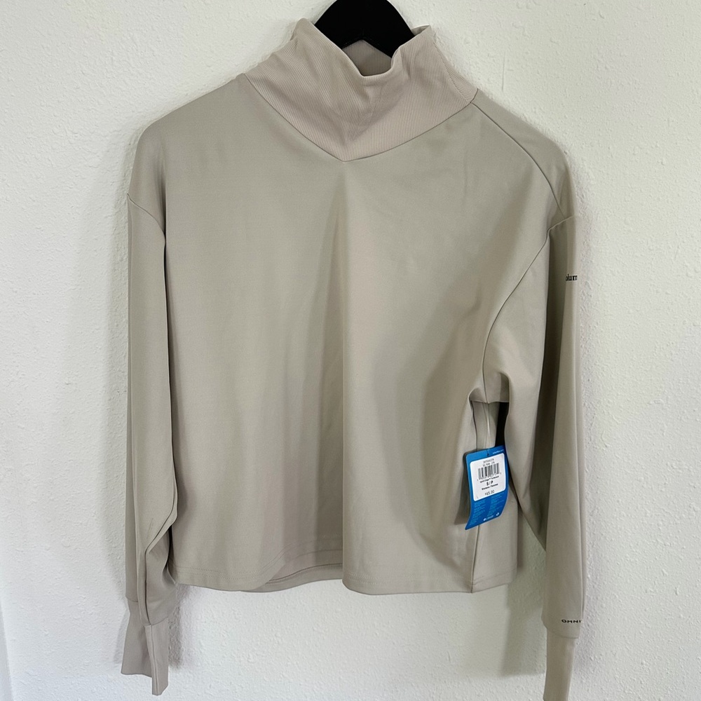 Women’s Columbia pullover turtle neck size small